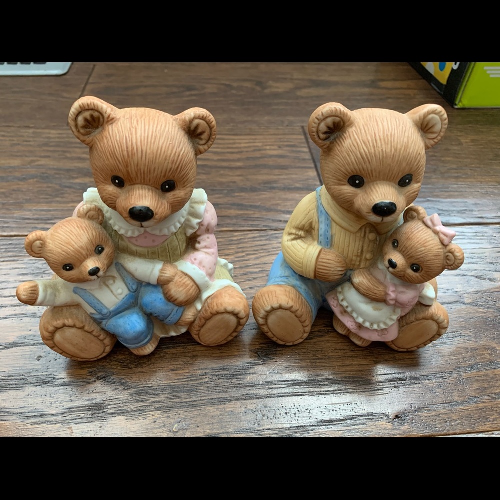 Vintage Rare HOMCO Bears Set #1444 Mama & Papa bear holding the two kids 4” tall